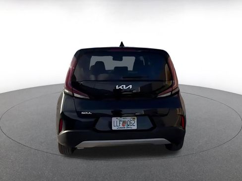 Used 2025 Kia Soul LX w/ LX Technology Package image 9