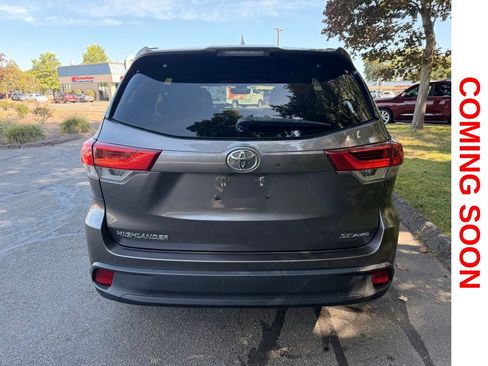Used 2018 Toyota Highlander SE AWD/4WD image 8
