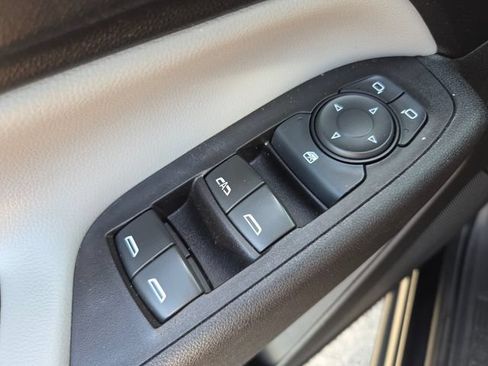 Used 2020 Chevrolet Equinox LS FWD image 28