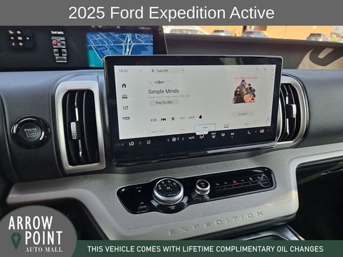 Used 2025 Ford Expedition Active AWD/4WD image 25