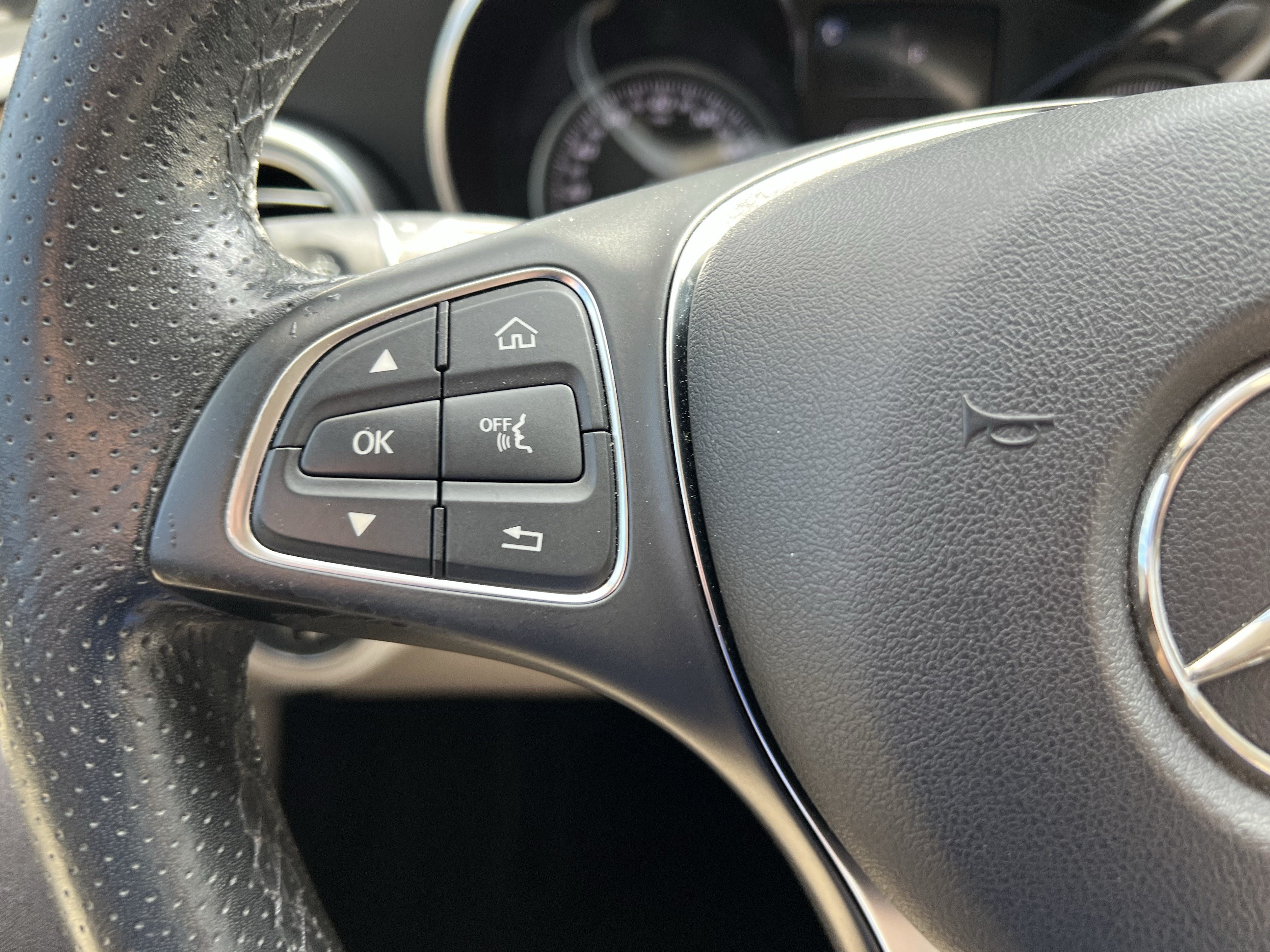Used 2018 Mercedes-Benz C 300 Sedan image 19