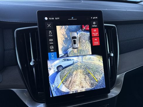 Used 2025 Volvo XC90 B6 Plus image 25