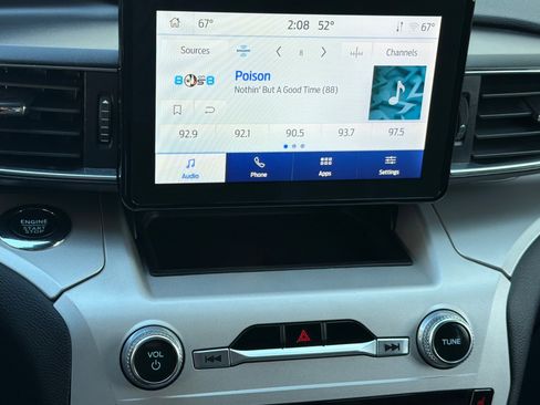 Used 2024 Ford Explorer XLT w/ Equipment Group 202A image 19