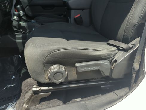 Used 2021 Jeep Wrangler Unlimited Sahara AWD/4WD image 27