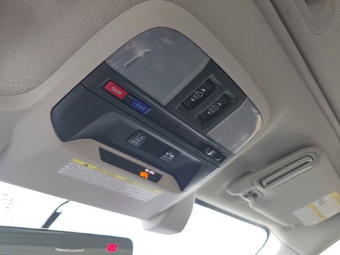 Used 2017 Subaru Impreza 2.0i Limited image 33