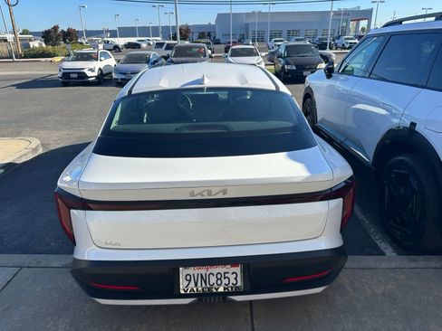 Certified 2025 Kia K4 EX FWD image 9