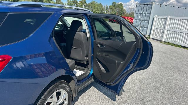 Used 2019 Chevrolet Equinox LT w/ Sun & Navigation Package AWD/4WD image 36
