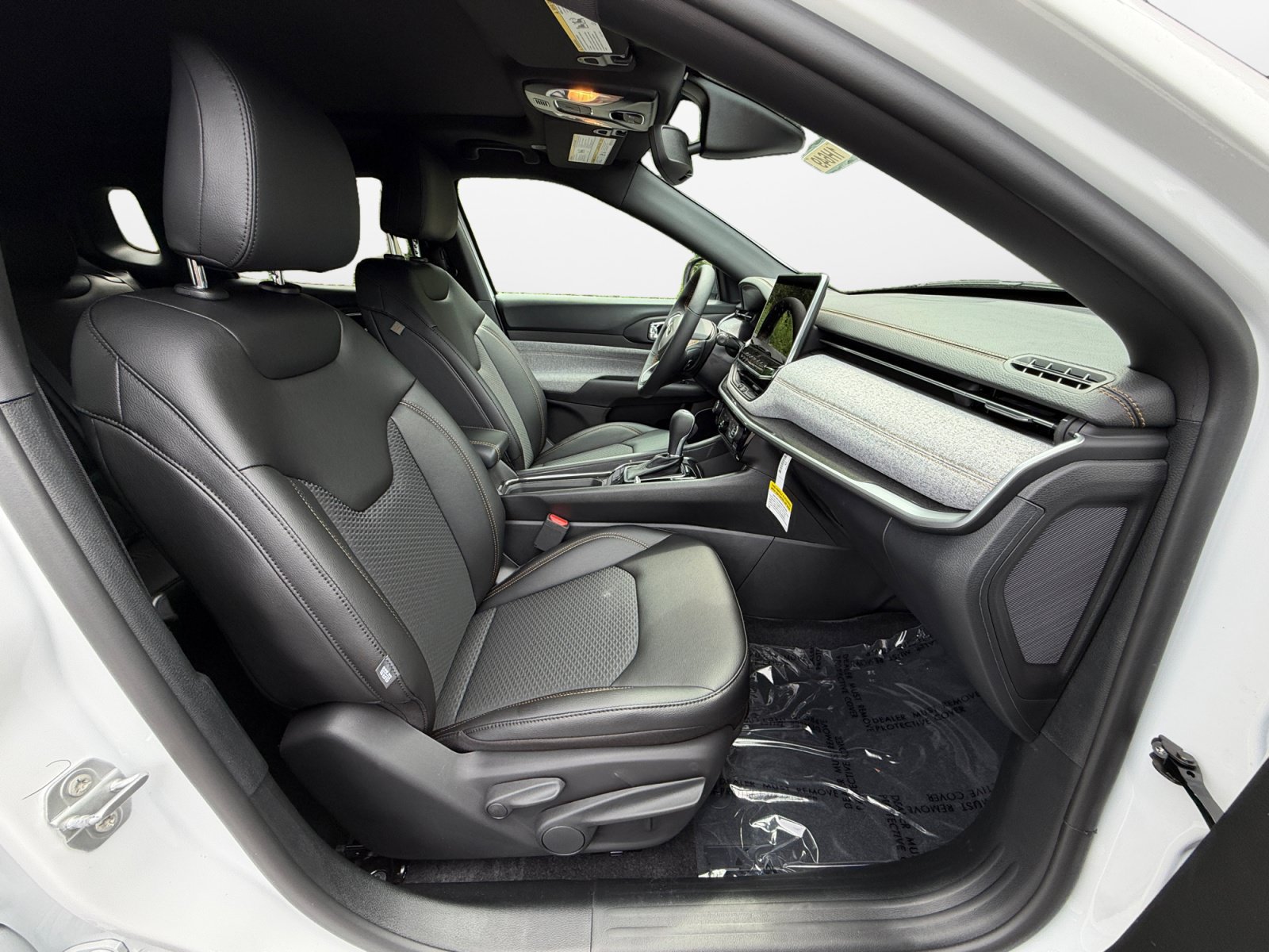 New 2026 Jeep Compass Latitude AWD/4WD image 19