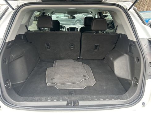 Used 2022 GMC Terrain SLE w/ Driver Convenience Package image 6