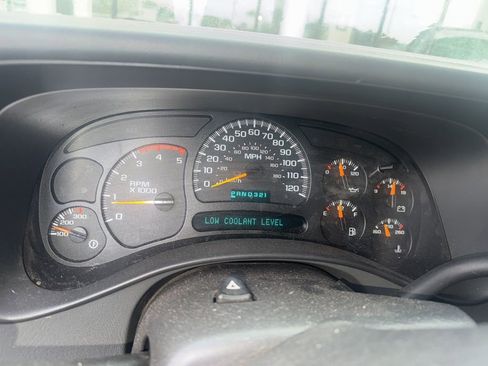 Used 2005 Chevrolet Silverado 2500 LS w/ Heavy-Duty Power Package image 5