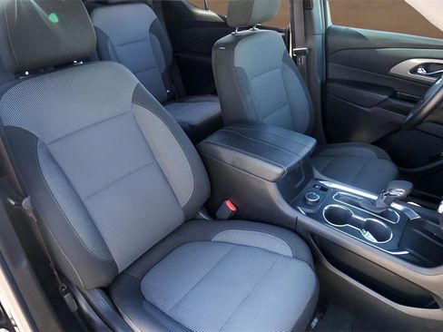 Used 2023 Chevrolet Traverse LT image 31