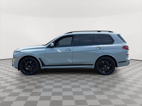 Used 2023 BMW X7 xDrive40i w/ M Sport Package AWD/4WD image 4