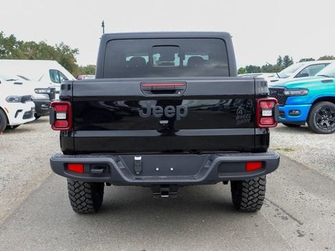 New 2025 Jeep Gladiator Willys image 9