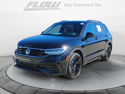Used 2024 Volkswagen Tiguan SE R-Line image 3