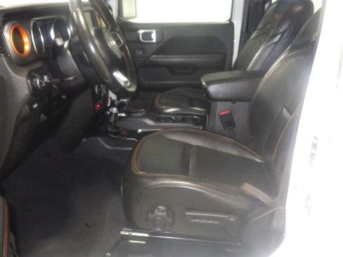 Used 2023 Jeep Gladiator Mojave w/ LED Lighting Group AWD/4WD image 8