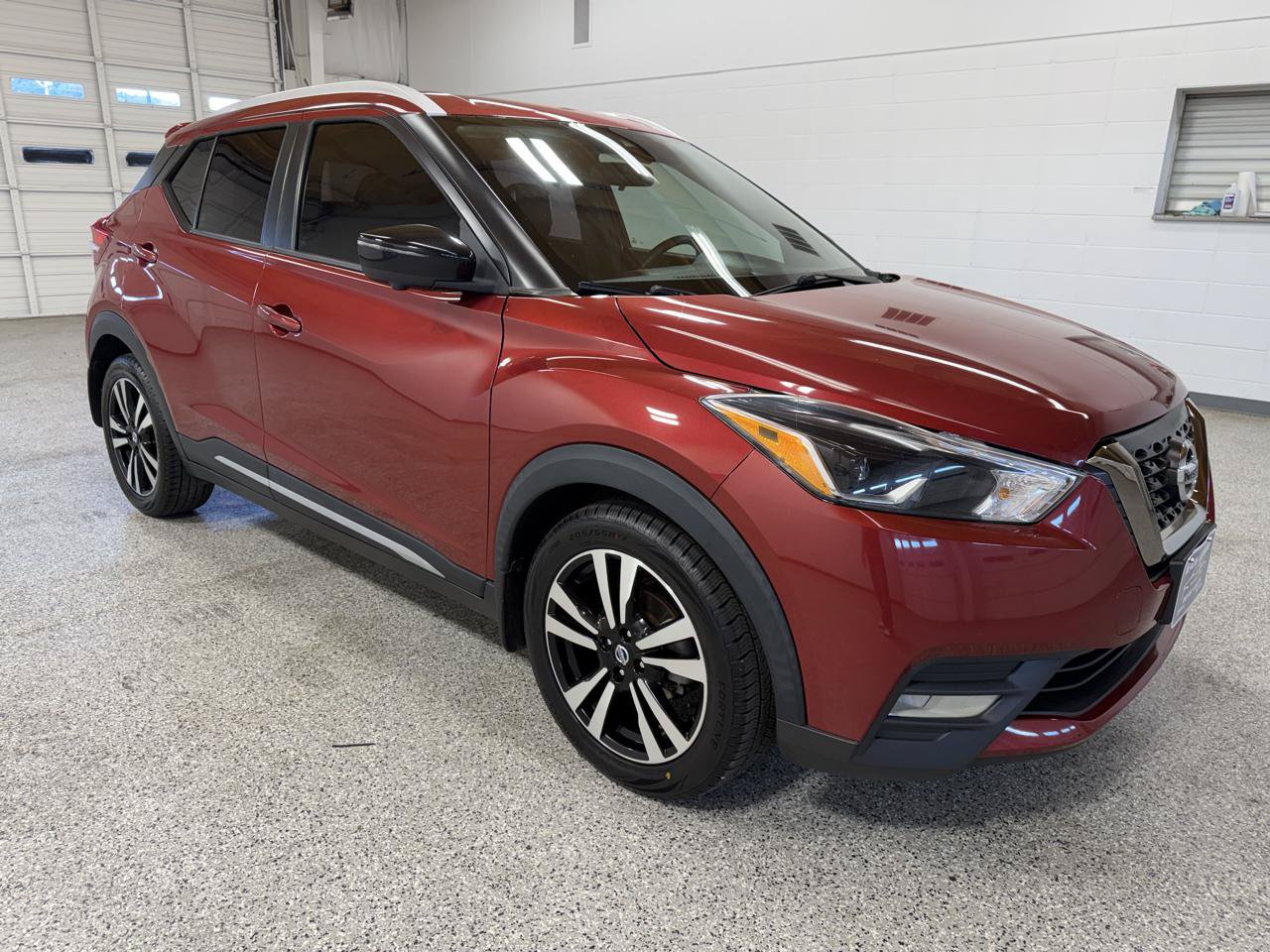 Used 2020 Nissan Kicks SR w/ SR Premium Package FWD image 4
