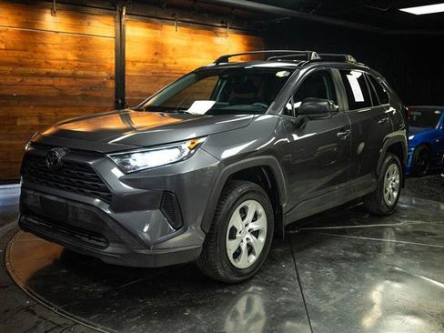 Used 2021 Toyota RAV4 LE FWD image 2