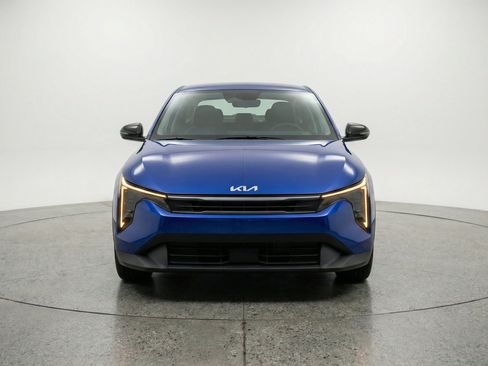 Used 2025 Kia K4 FWD image 2