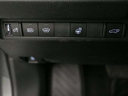 Used 2023 Toyota RAV4 SE image 42