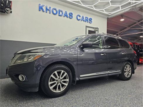Used 2014 Nissan Pathfinder SL w/ SL Premium Package FWD image 2