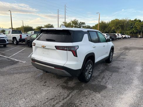 Used 2026 Chevrolet Equinox LT FWD image 5