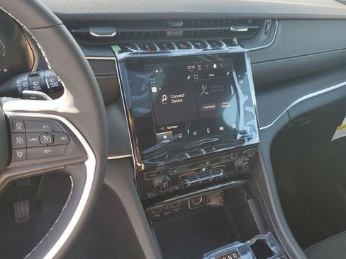 New 2025 Jeep Grand Cherokee L Altitude image 26