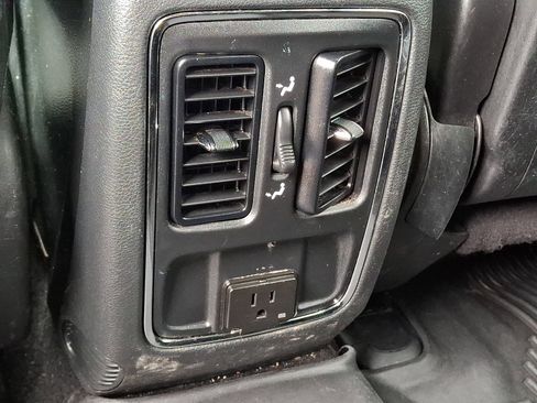 Used 2020 Jeep Grand Cherokee Altitude AWD/4WD image 11