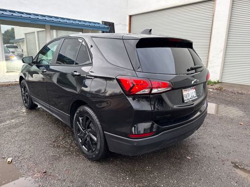 Used 2024 Chevrolet Equinox LS w/ LS Convenience Package image 3