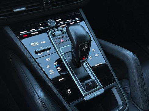 Used 2019 Porsche Cayenne AWD/4WD image 25