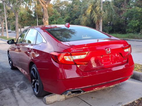 Used 2018 Honda Accord Sport image 10