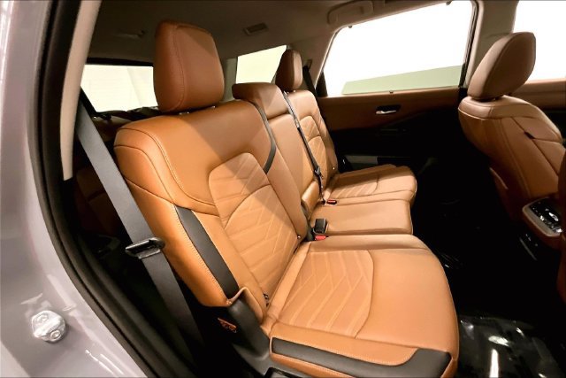 Used 2025 Nissan Pathfinder Platinum w/ Cargo Package FWD image 27
