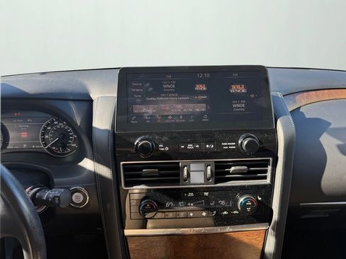 Used 2021 Nissan Armada SL image 14