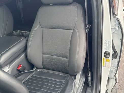 Used 2025 Ford F150 XLT w/ Equipment Group 302A MID image 4