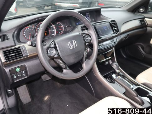 Used 2017 Honda Accord Touring image 14