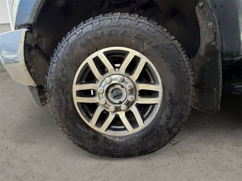 Used 2017 Ford F350 Lariat image 9