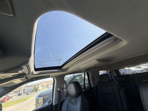 Used 2020 Cadillac Escalade Premium Luxury w/ Escalade Sport Edition image 28