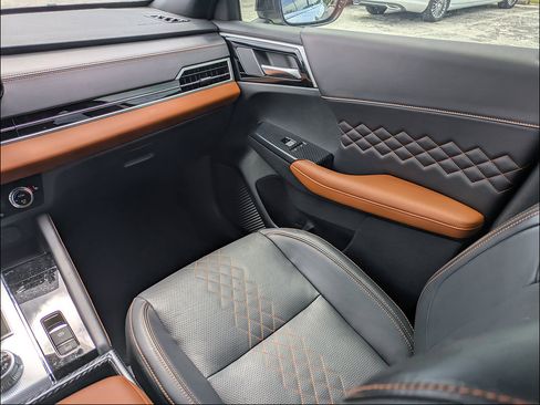 Used 2024 Mitsubishi Outlander SEL FWD image 18