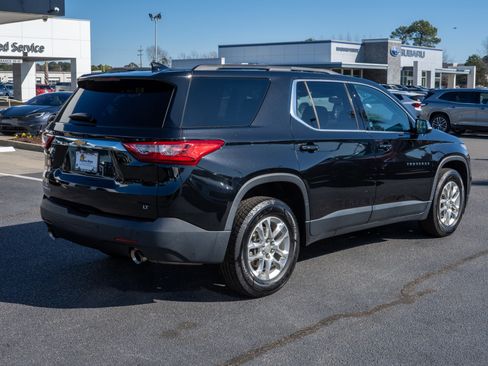Used 2019 Chevrolet Traverse LT image 3