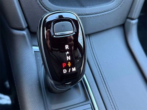 Used 2025 Cadillac XT6 Luxury image 26