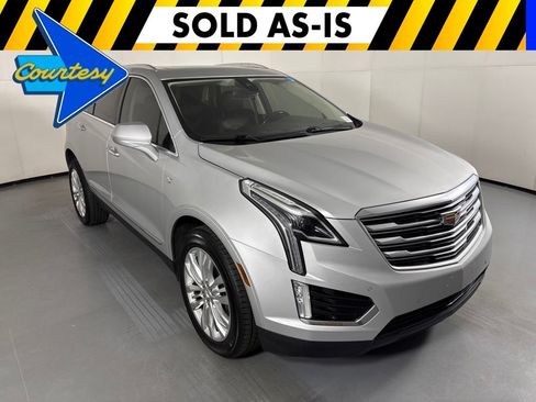 Used 2018 Cadillac XT5 Premium Luxury FWD image 1