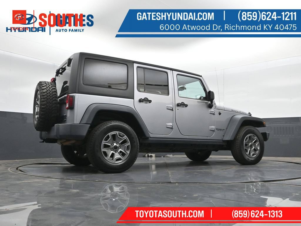 Used 2015 Jeep Wrangler Unlimited Rubicon w/ Max Tow Package AWD/4WD image 28