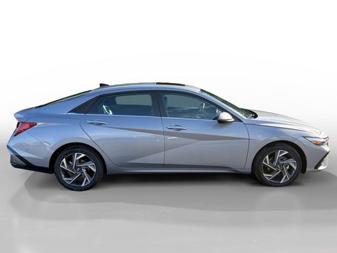 New 2026 Hyundai Elantra Limited FWD image 6