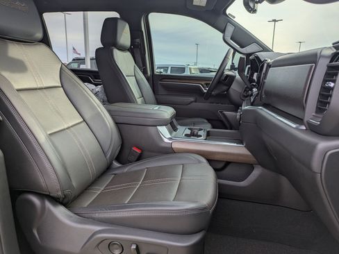 Used 2025 Chevrolet Silverado 3500 High Country w/ High Country Premium Package image 25