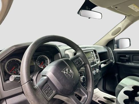 Used 2017 RAM 1500 Express image 11