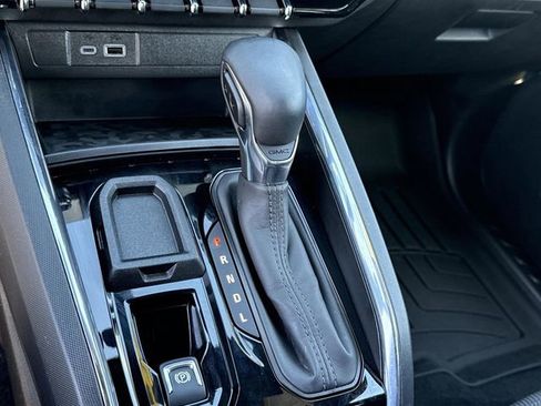 Used 2024 GMC Canyon Elevation w/ Convenience Package image 34