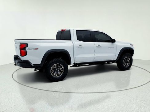 Used 2024 Chevrolet Colorado ZR2 w/ Technology Package AWD/4WD image 8