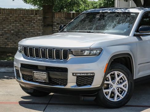 Used 2022 Jeep Grand Cherokee L Limited w/ Luxury Tech Group II AWD/4WD image 13