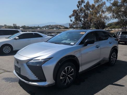 Used 2023 Lexus RZ 450e Premium w/ Technology Package AWD/4WD image 8