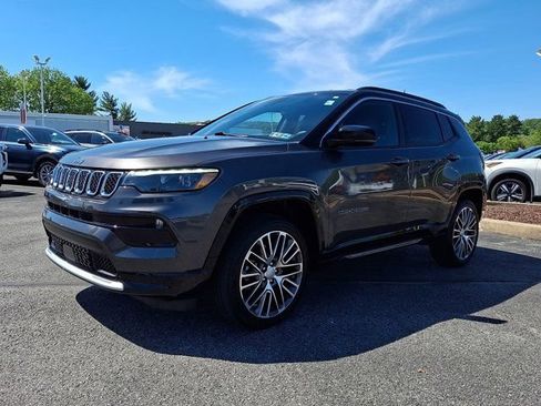 Used 2023 Jeep Compass Limited w/ Elite Group AWD/4WD image 3