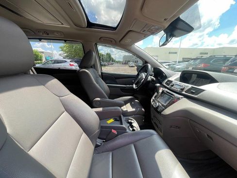 Used 2015 Honda Odyssey Touring Elite image 4
